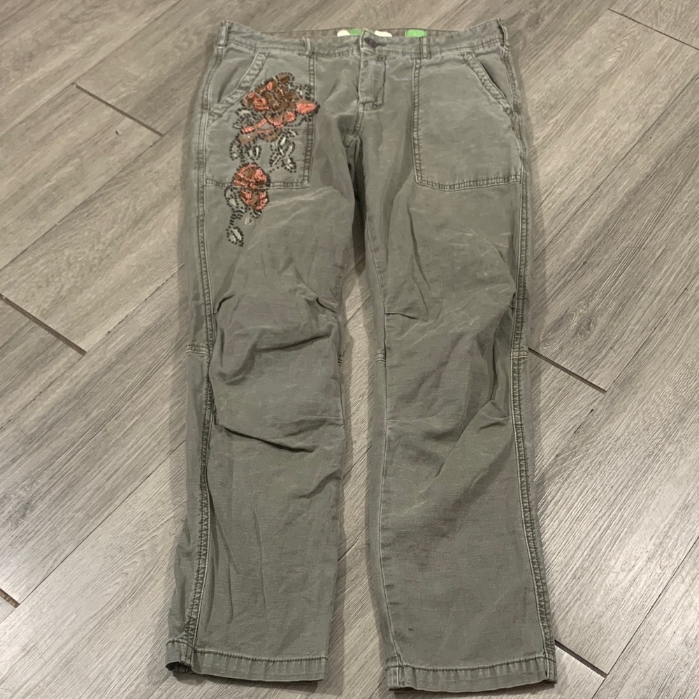 Anthropologie by Anthropologie “The Wanderer” Olive Floral Bead Detail size 26 - Picture 1 of 11